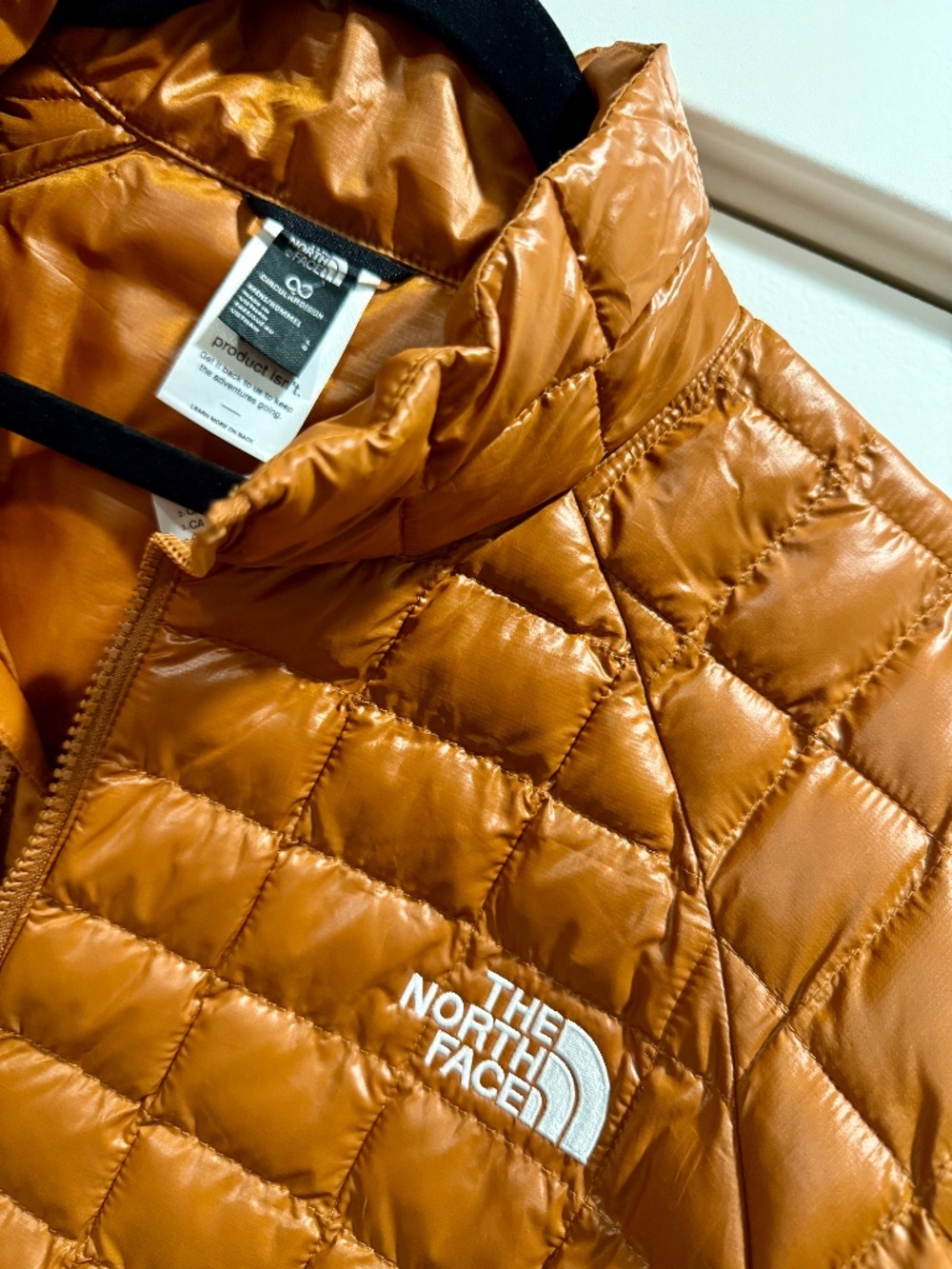 New w tags! The North Face Thermoball Insulated Jacket. Burnt umber color size L